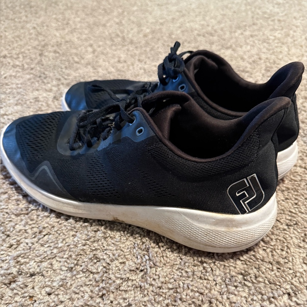 FootJoy Men's Flex Spikeless Golf Shoes - Size 11.5
